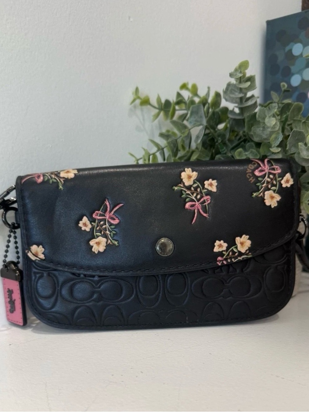 COACH FLORAL BOW PRINT BLACK/PINK SIGNATURE LEATHER CLUTCH 27060